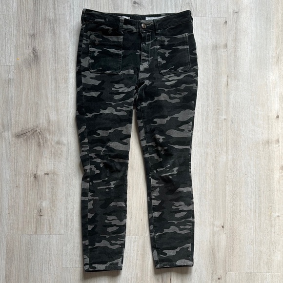 Pilcro and the Letterpress Camo Skinny Pants - Black and Gray - Picture 1 of 7